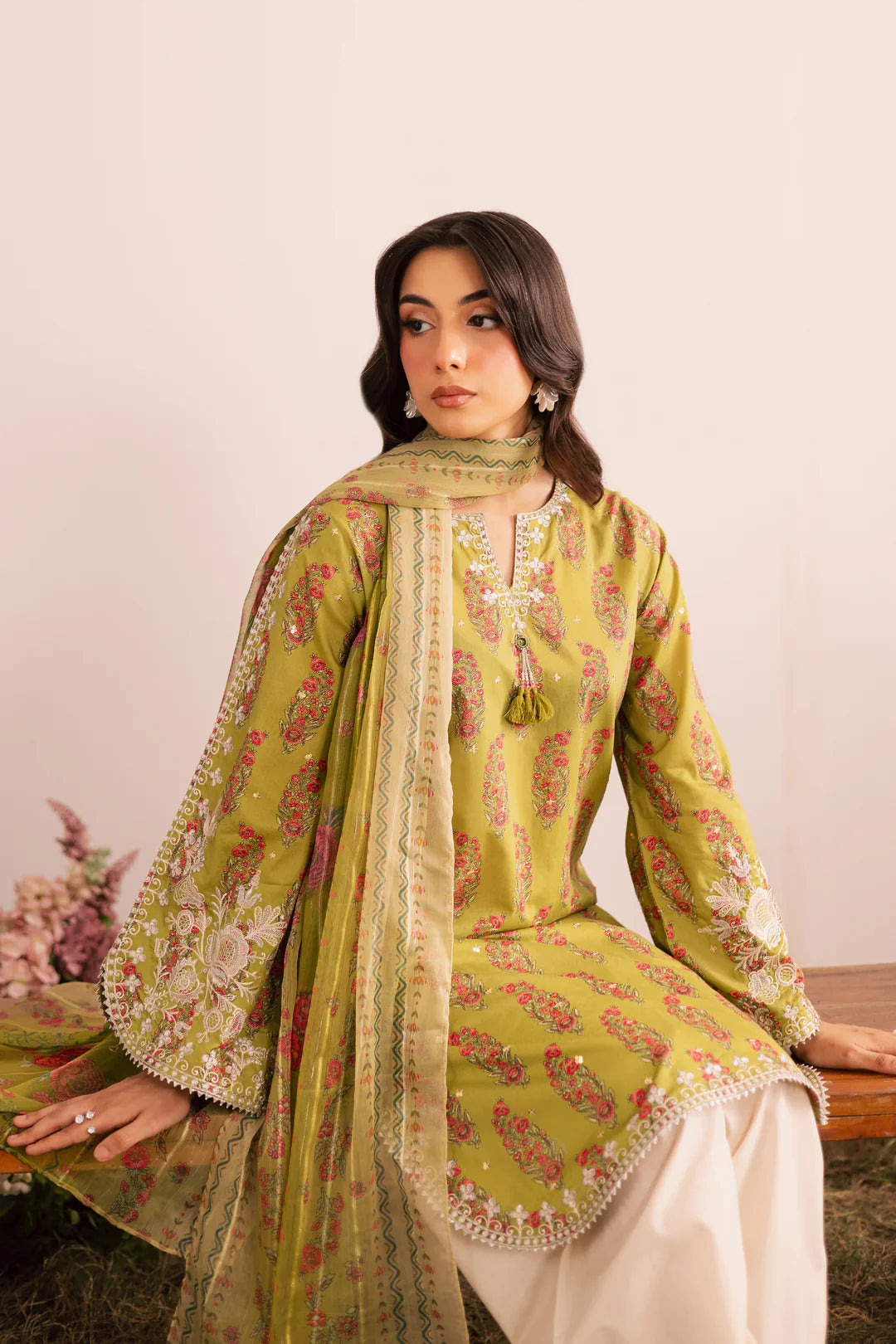 Elegant Green Embroidered Lawn 3 PC